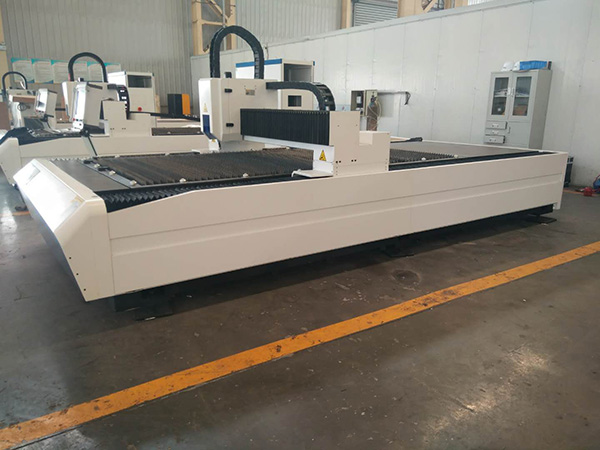 1000W 2000W 3000W 4000W 6KW סיבי לייזר מכונת חיתוך עבור לוח מתכת