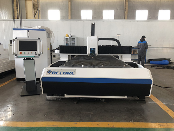 נירוסטה 6mm CNC סיבי לייזר מכונת חיתוך